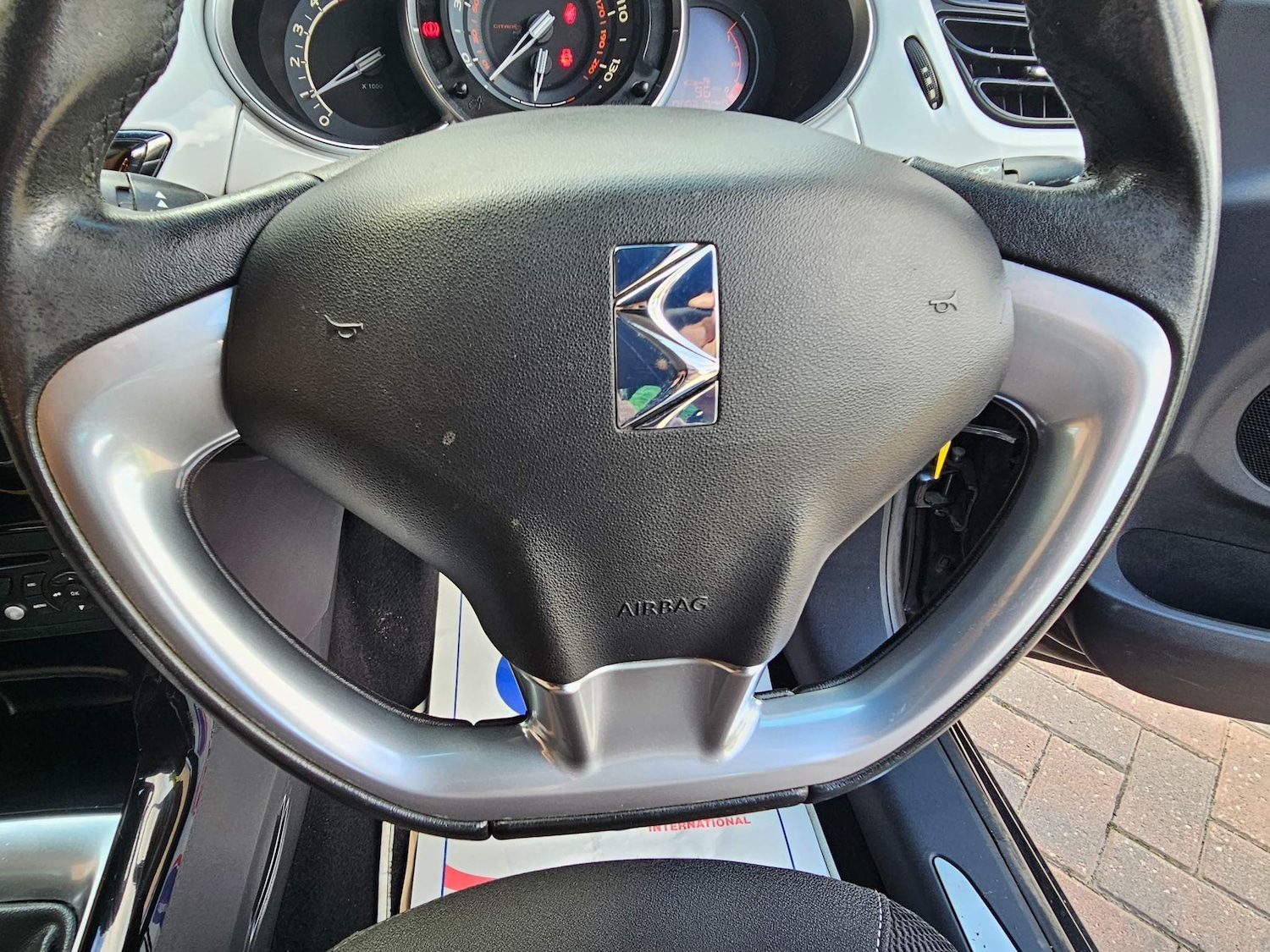 Used Citroen DS3 2010 for sale - 76086571: Photo 27