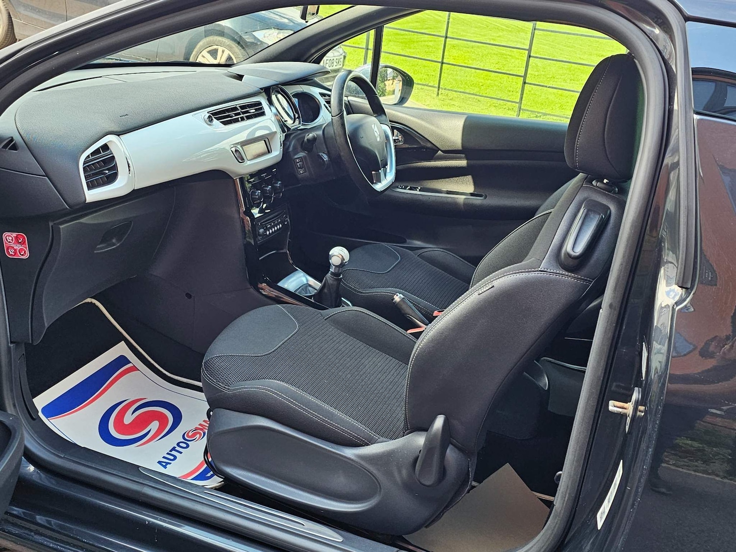 Used Citroen DS3 2010 for sale - 76086571: Photo 9