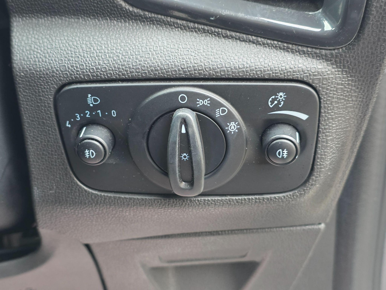 Used Ford Ecosport 2017 for sale - 77145918: Photo 35