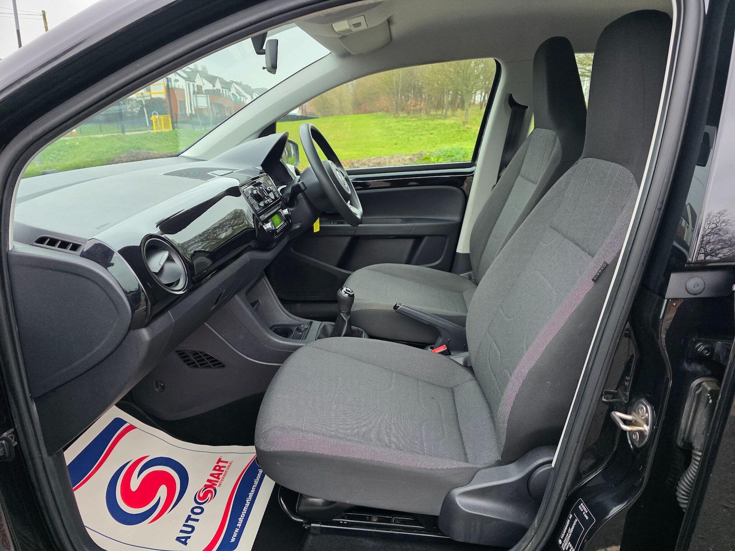 Used Volkswagen up! 2015 for sale - 77428314: Photo 10