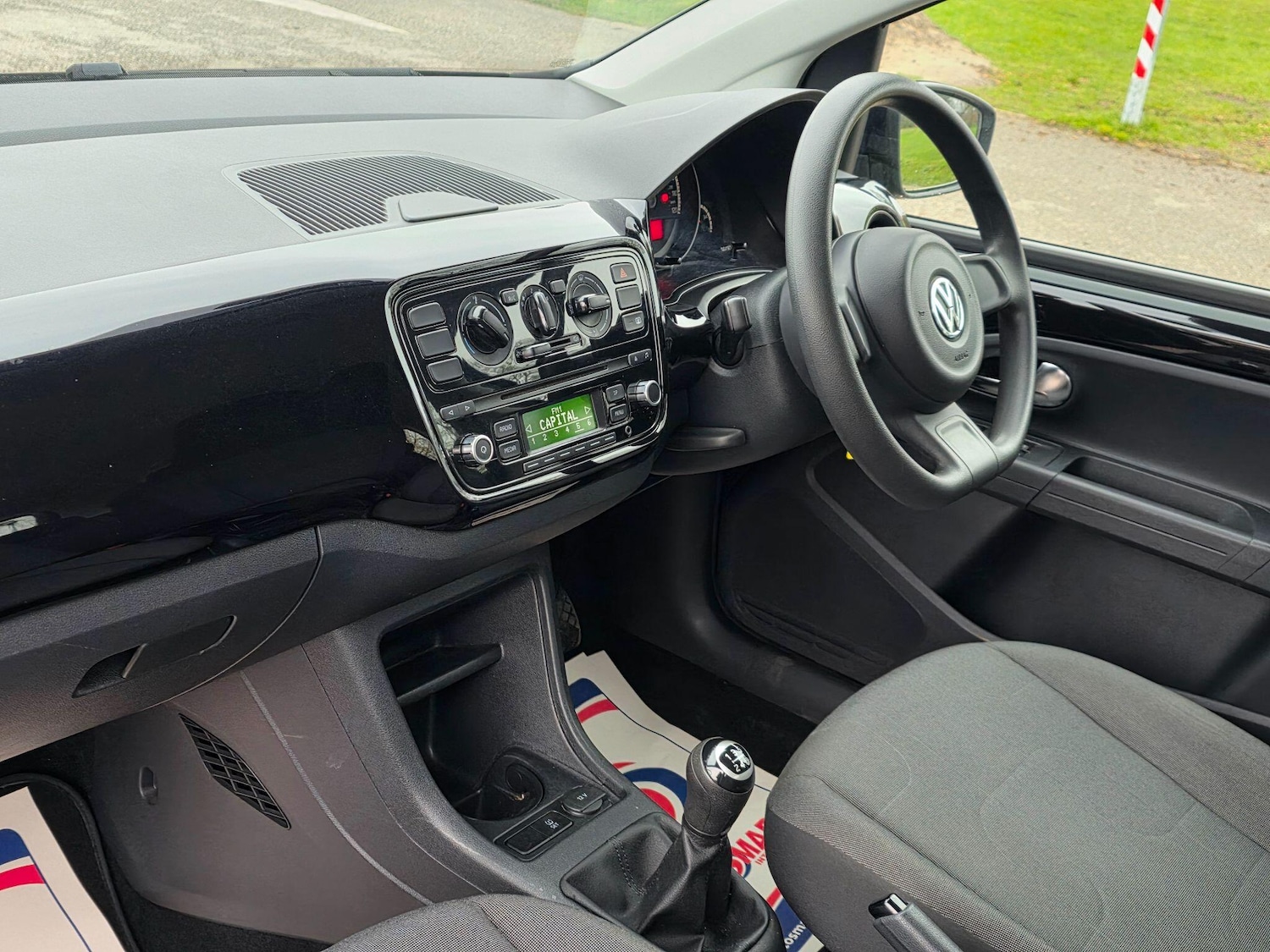 Used Volkswagen up! 2015 for sale - 77428314: Photo 11