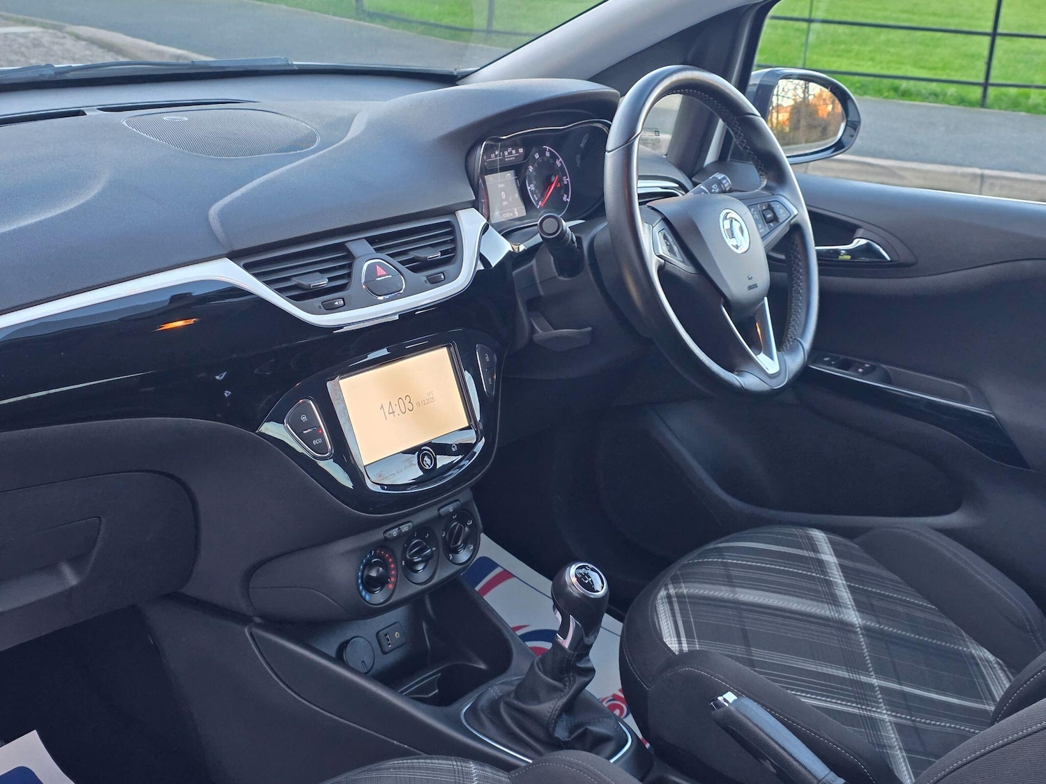 Used Vauxhall Corsa 2015 for sale - 77010628: Photo 11