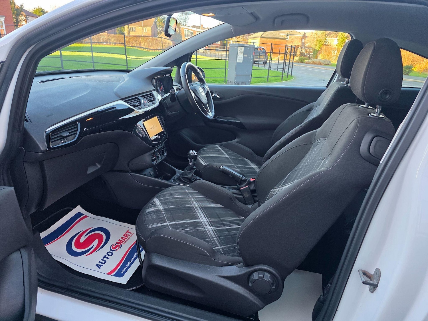 Used Vauxhall Corsa 2015 for sale - 77010628: Photo 9