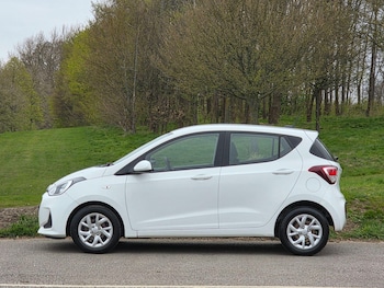 Used Hyundai i10 2017 for sale - 78022670: Photo