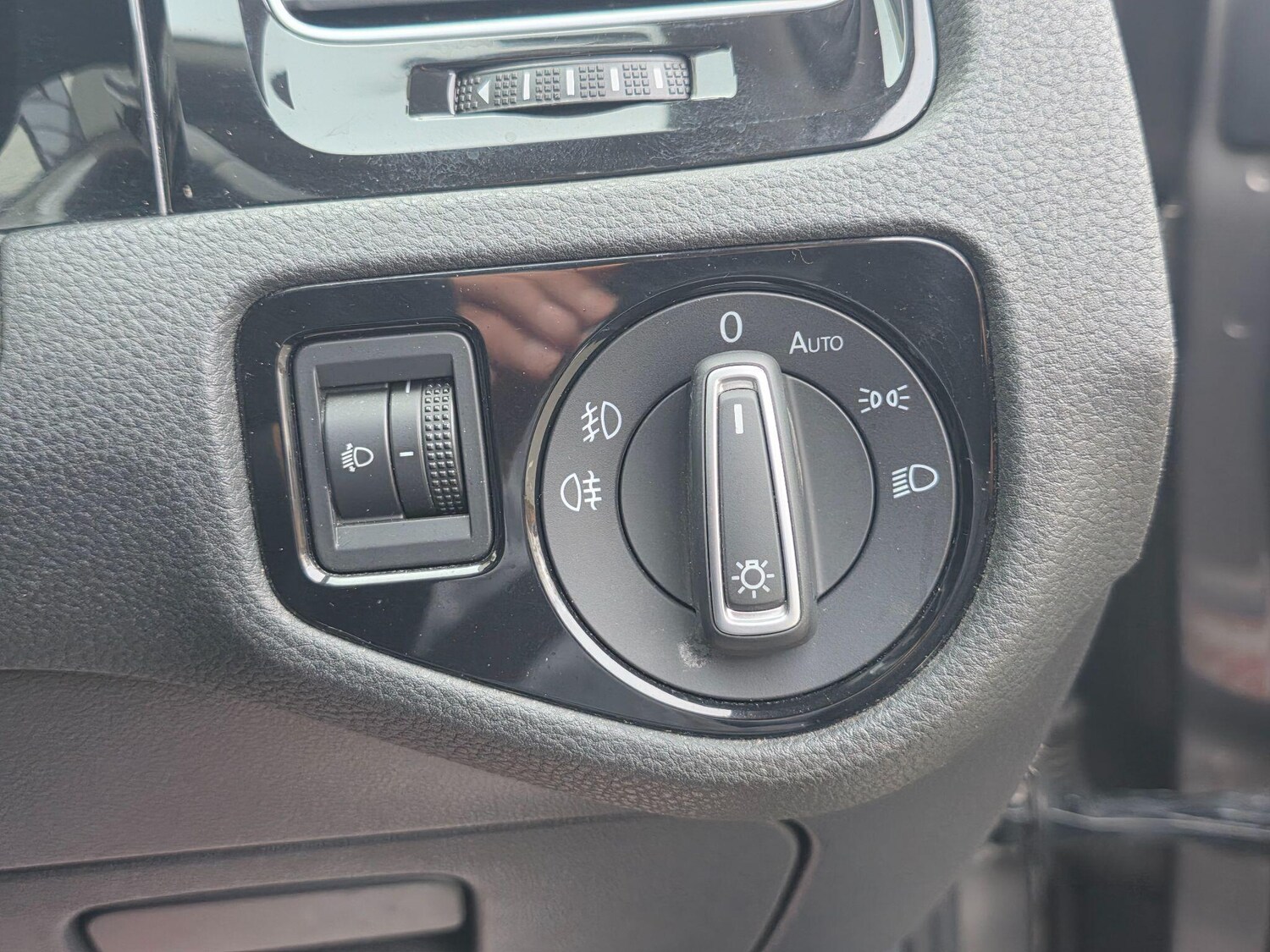 Used Volkswagen Golf 2013 for sale - 77810340: Photo 35