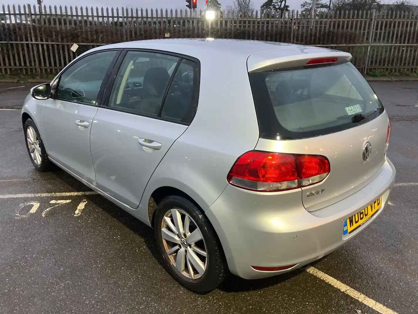 Used Volkswagen Golf 2010 for sale - 77602139: Photo 2