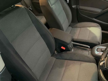 Used Volkswagen Golf 2010 for sale - 77602139: Photo