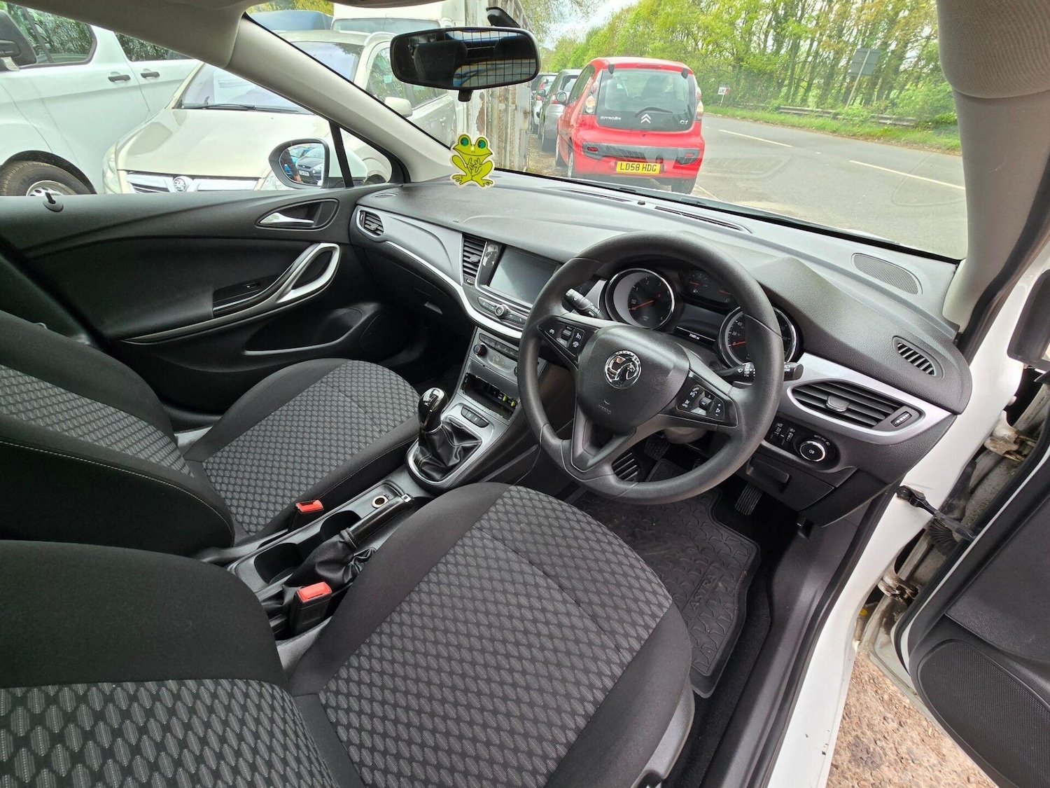 Used Vauxhall Astra 2017 for sale - 76891868: Photo 10