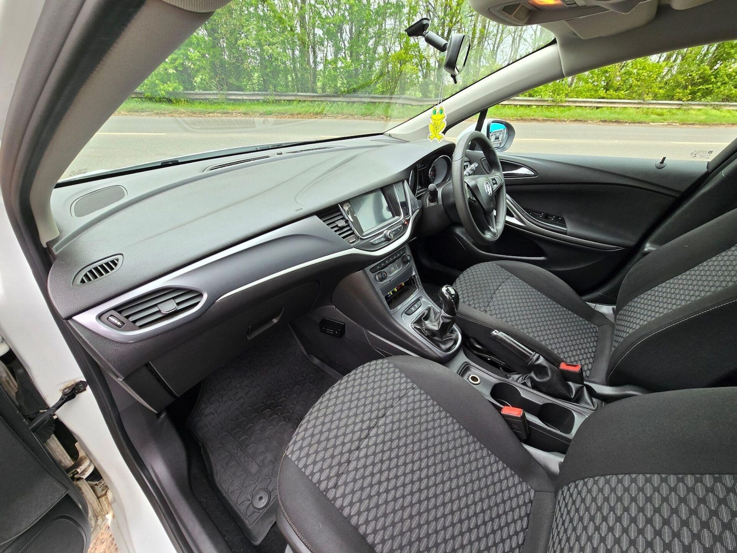 Used Vauxhall Astra 2017 for sale - 76891868: Photo 13