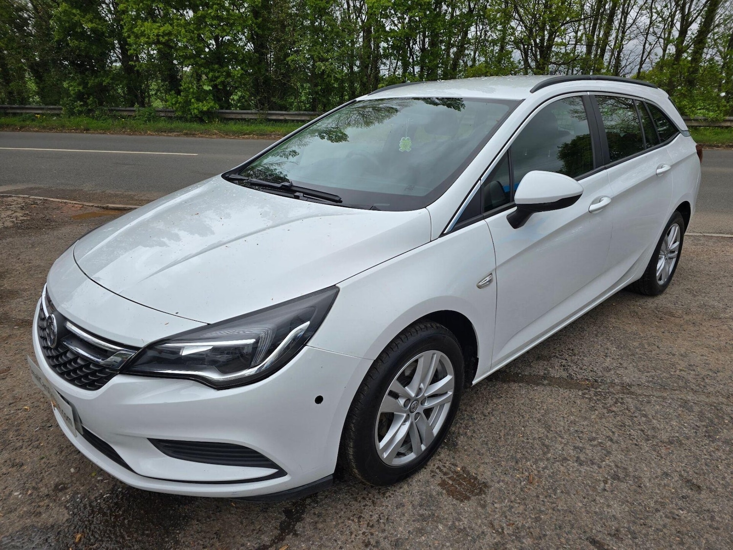 Used Vauxhall Astra 2017 for sale - 76891868: Photo 3