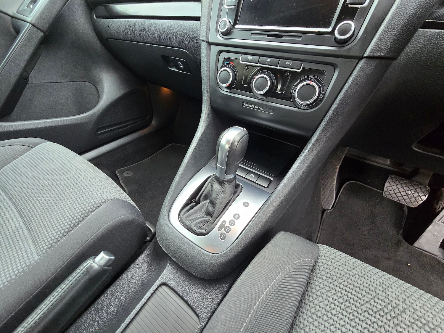 Used Volkswagen Golf 2011 for sale - 77168671: Photo 21