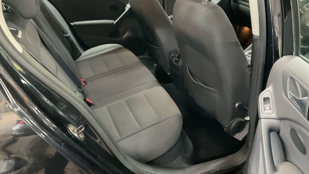 Used Volkswagen Golf 2011 for sale - 77168671: Photo 8