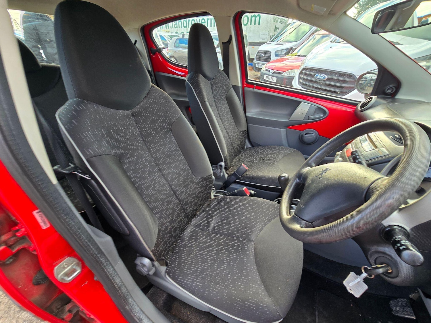 Used Peugeot 107 2011 for sale - 76612718: Photo 11