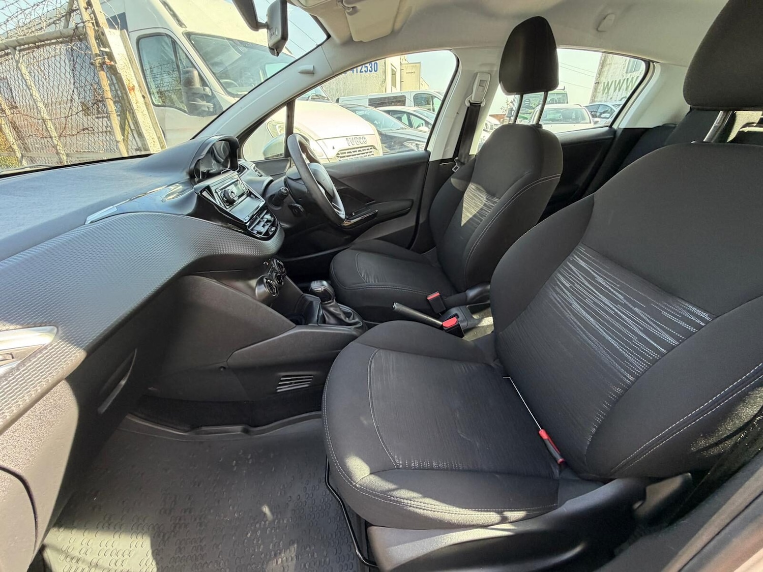 Used Peugeot 208 2016 for sale - 78201589: Photo 11