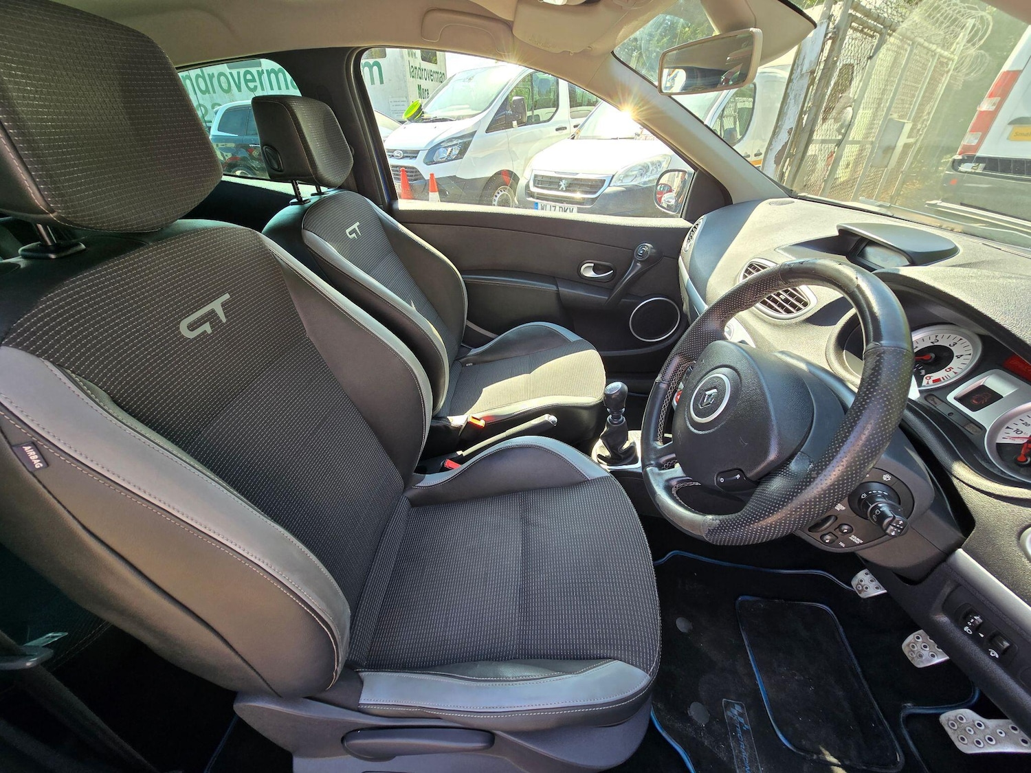 Used Renault Clio 2009 for sale - 76441035: Photo 12