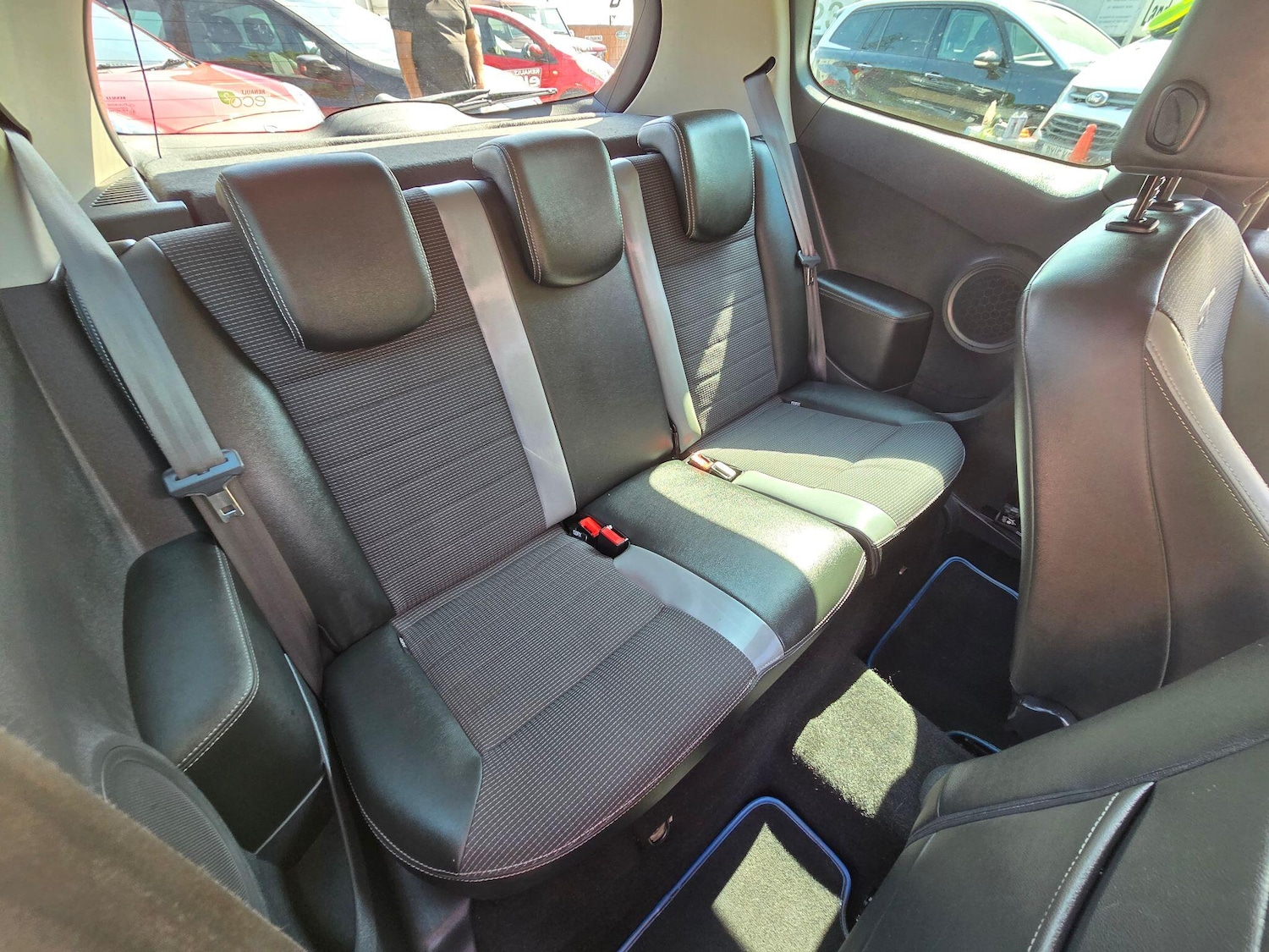 Used Renault Clio 2009 for sale - 76441035: Photo 14