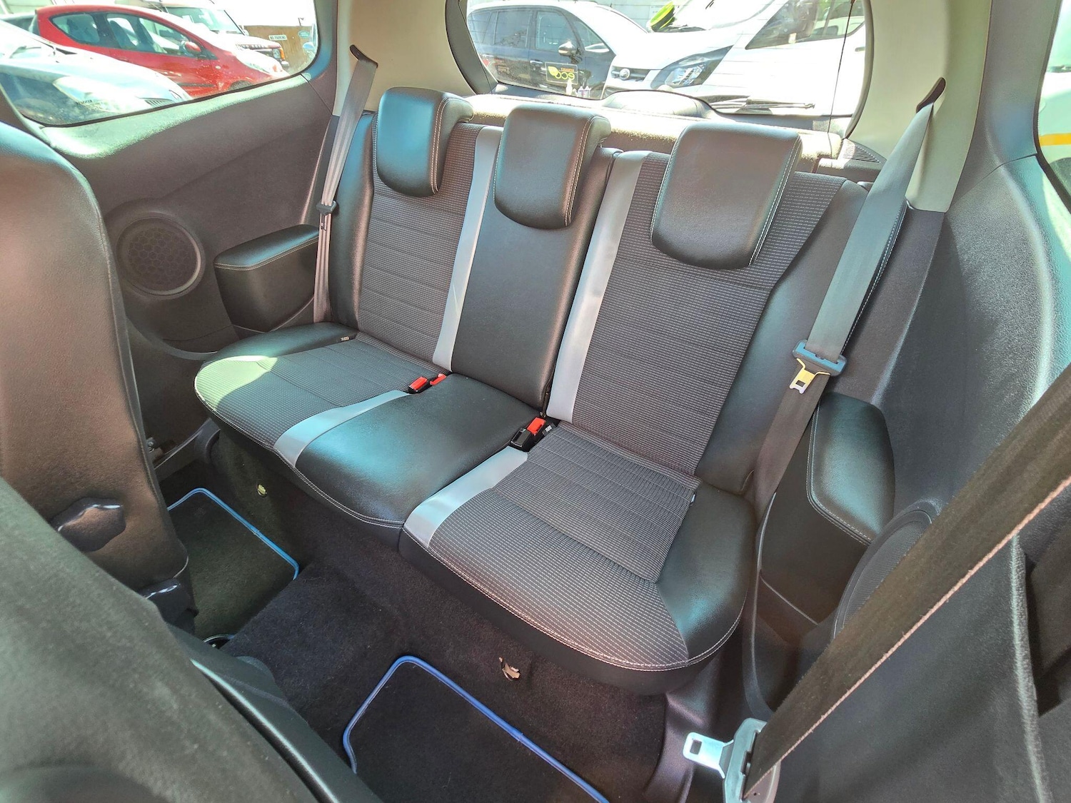 Used Renault Clio 2009 for sale - 76441035: Photo 15