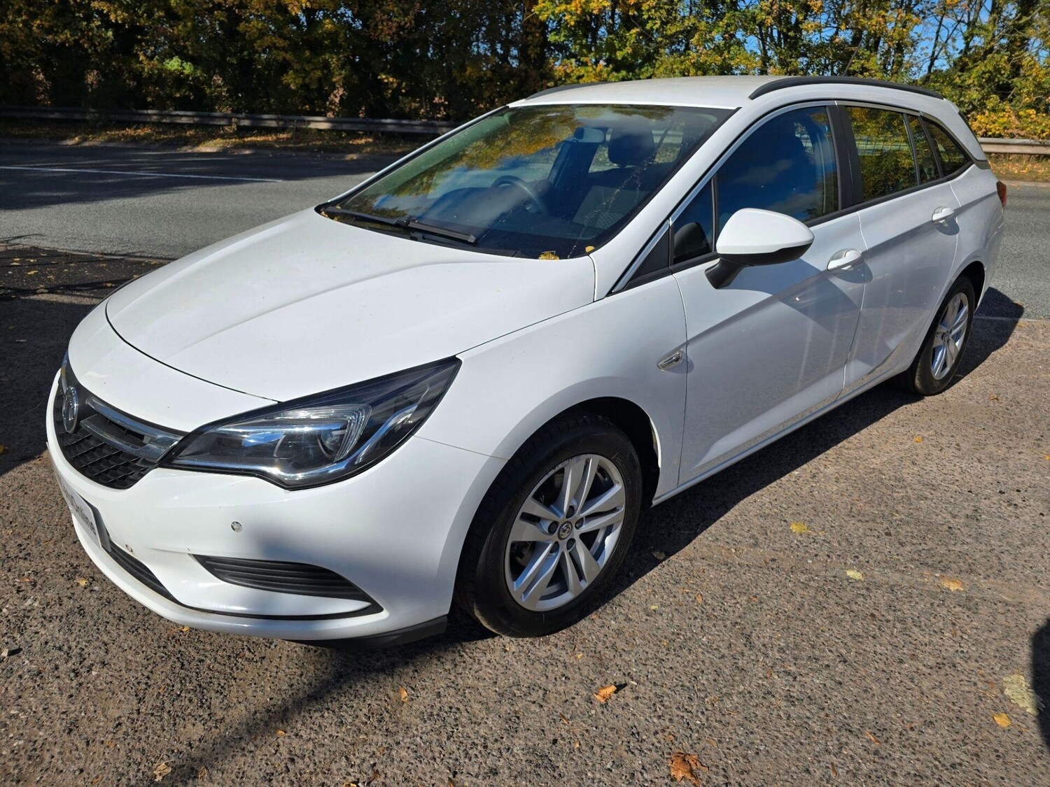 Used Vauxhall Astra 2017 for sale - 76891866: Photo 4