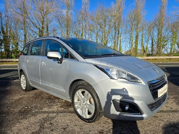 Used Peugeot 5008 2017 for sale - 77006558: Photo