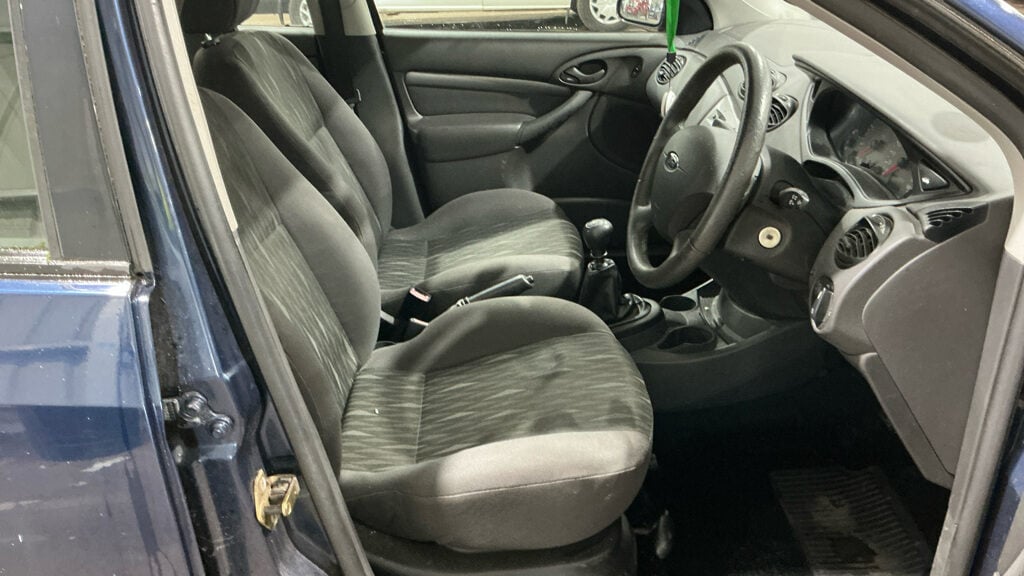 Used Ford Focus 2004 for sale - 77662060: Photo 8