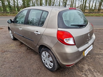 Used Renault Clio 2010 for sale - 75965059: Photo