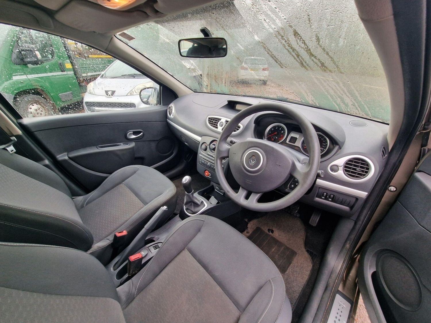 Used Renault Clio 2010 for sale - 76891833: Photo 5