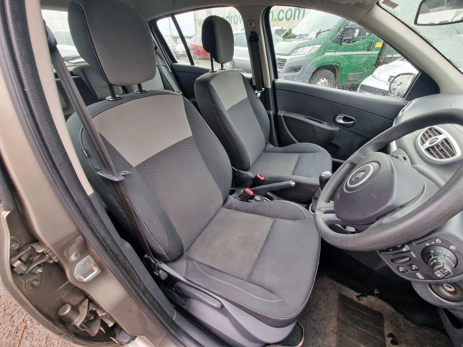 Used Renault Clio 2010 for sale - 76891833: Photo 7