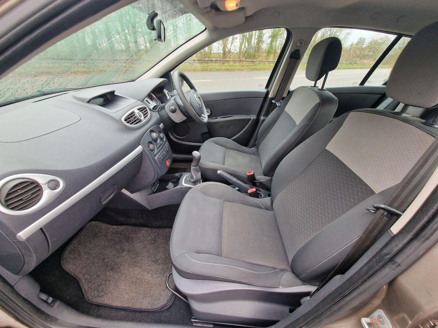 Used Renault Clio 2010 for sale - 76891833: Photo 9