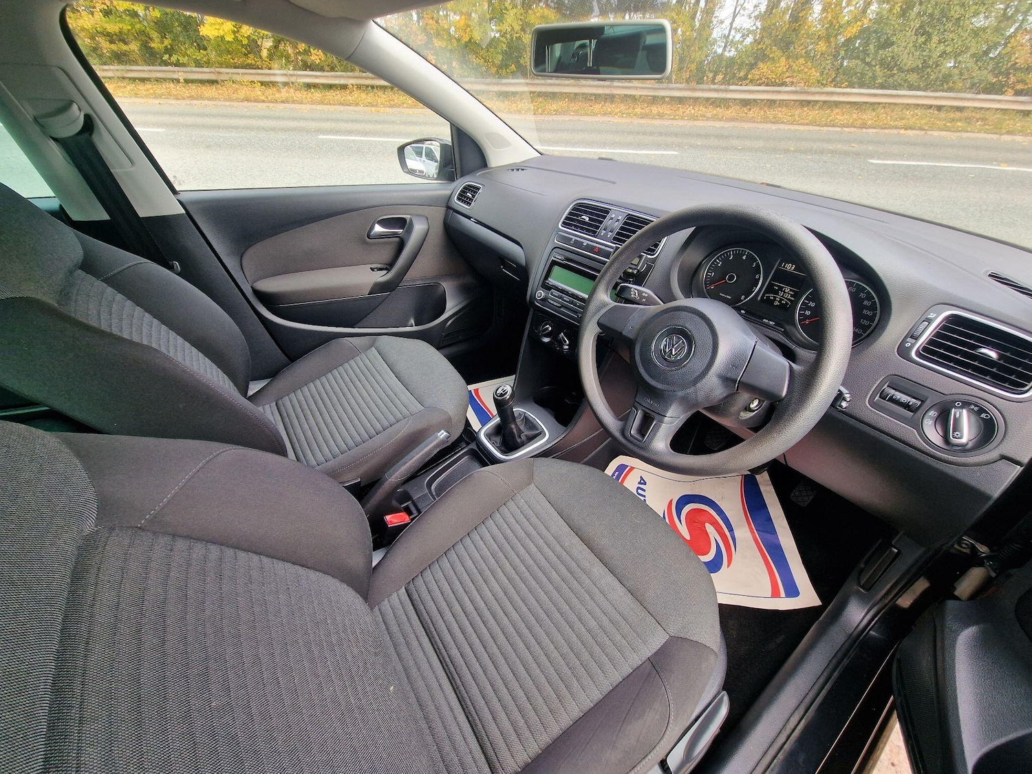 Used Volkswagen Polo 2011 for sale - 76084712: Photo 8