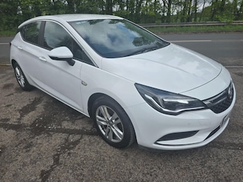 2017 (17) - 1.6 CDTi BlueInjection Design Euro 6 (s/s) 5dr