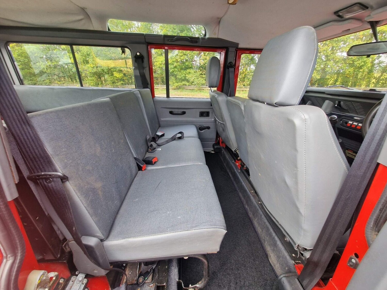 Used Land Rover Defender 2000 for sale - 76891832: Photo 17