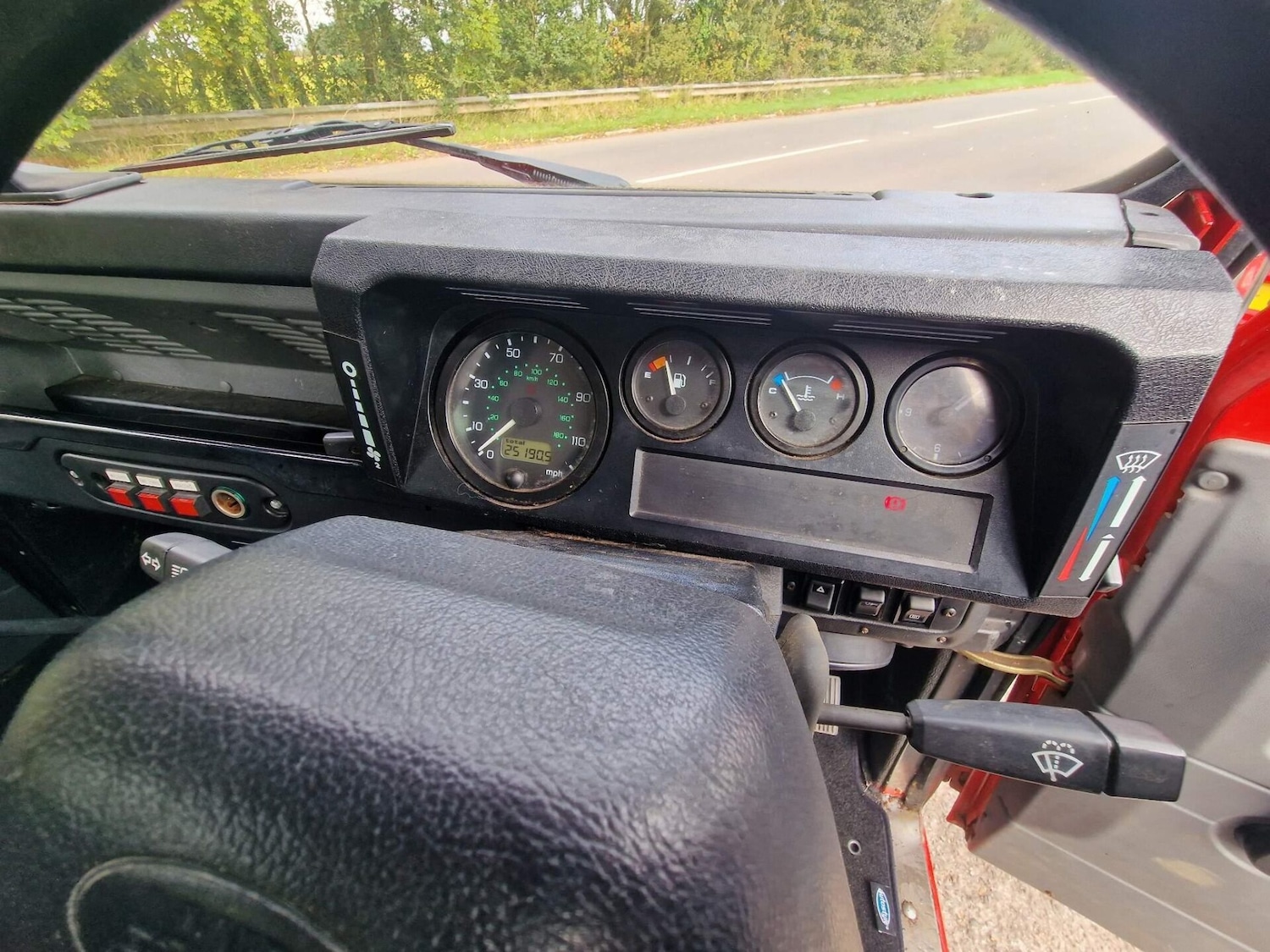 Used Land Rover Defender 2000 for sale - 76891832: Photo 9