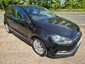 Used Volkswagen Polo 2015 for sale - 78422891: Photo
