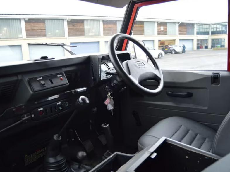 Used Land Rover Defender 130 2001 for sale - 77117946: Photo 9