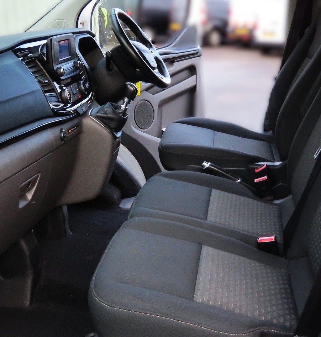 Used Ford Tourneo Custom 2019 for sale - 76840799: Photo 2