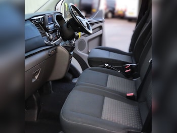 Used Ford Tourneo Custom 2019 for sale - 76840799: Photo