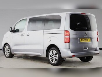 Used Peugeot Traveller 2023 for sale - 77384052: Photo
