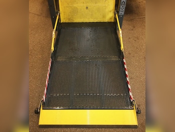 Used Volkswagen Transporter Shuttle 2019 for sale - 78256943: Photo