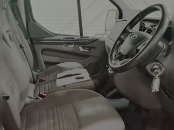 Used Ford Tourneo Custom 2019 for sale - 77780144: Photo