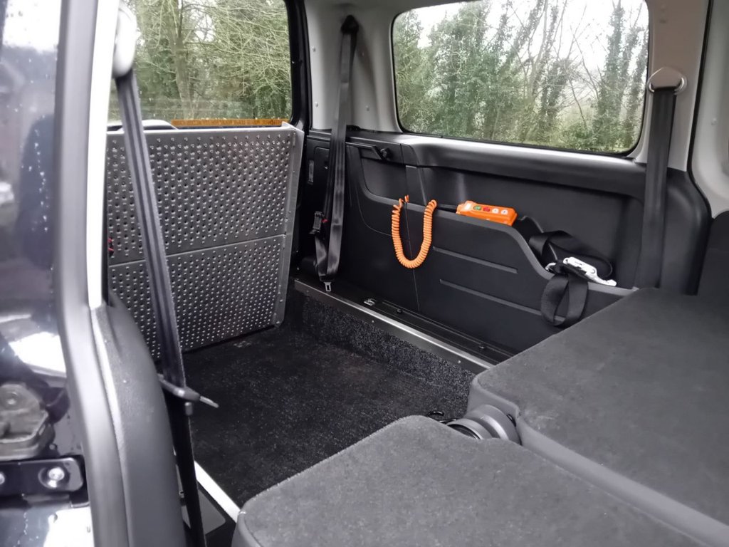 Used Volkswagen Caddy Maxi Life 2020 for sale - 77383760: Photo 28