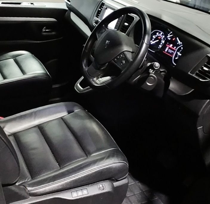 Used Peugeot Traveller 2022 for sale - 76654607: Photo 2