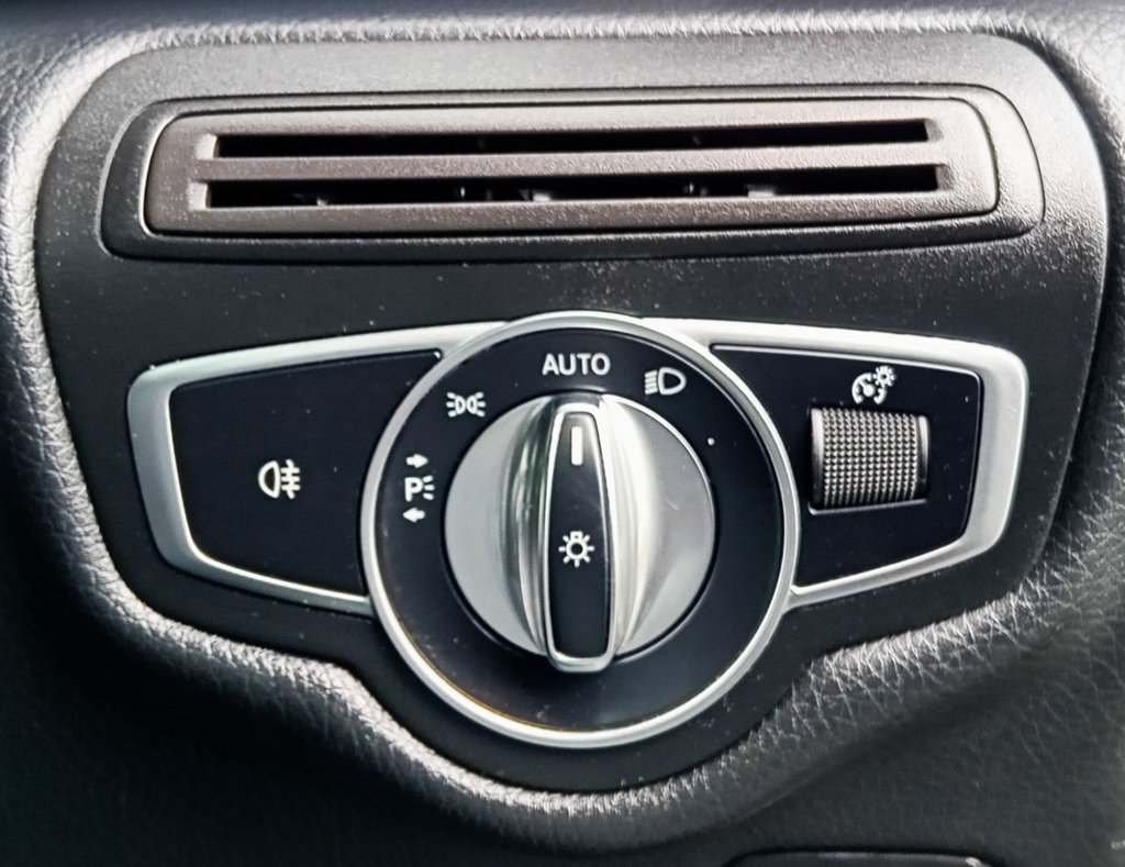 Used Mercedes-Benz V-Class 2018 for sale - 77879773: Photo 47