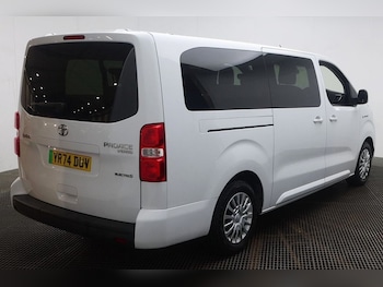 Used Toyota PROACE CITY Verso 2024 for sale - 77952846: Photo