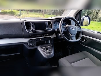 Used Toyota PROACE CITY Verso 2024 for sale - 77976318: Photo