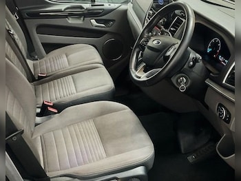 Used Ford Tourneo Custom 2022 for sale - 76069044: Photo