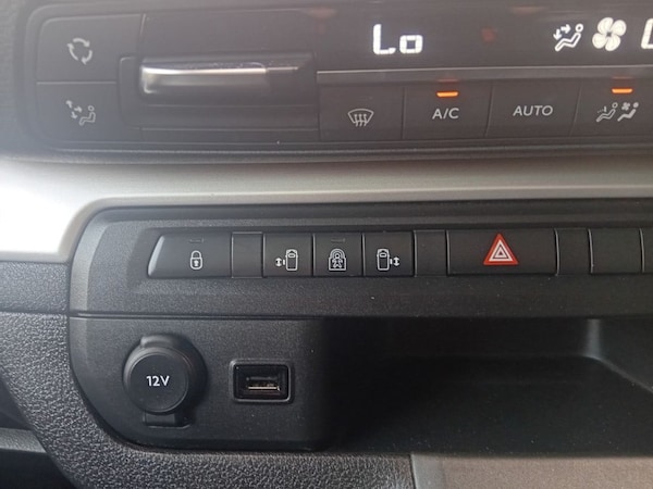Used Peugeot Traveller 2020 for sale - 76317083: Photo 14