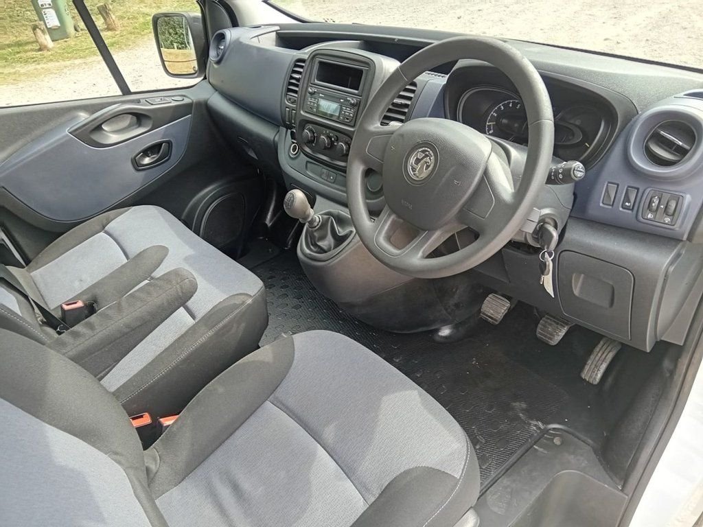 Used Vauxhall Vivaro 2017 for sale - 77621433: Photo 4