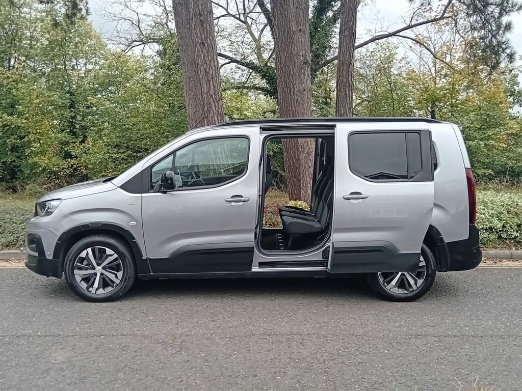 Used Peugeot e-Rifter 2024 for sale - 76069130: Photo 11