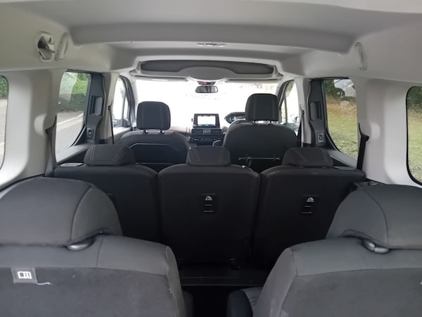 Used Peugeot e-Rifter 2024 for sale - 76069130: Photo 13