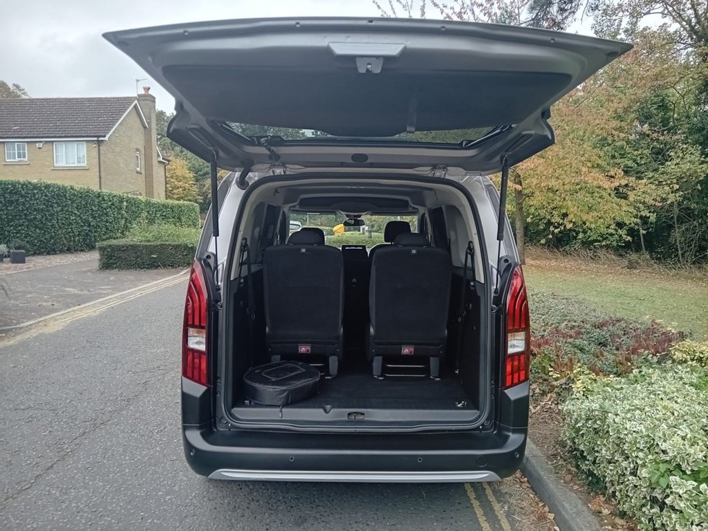 Used Peugeot e-Rifter 2024 for sale - 76069130: Photo 15